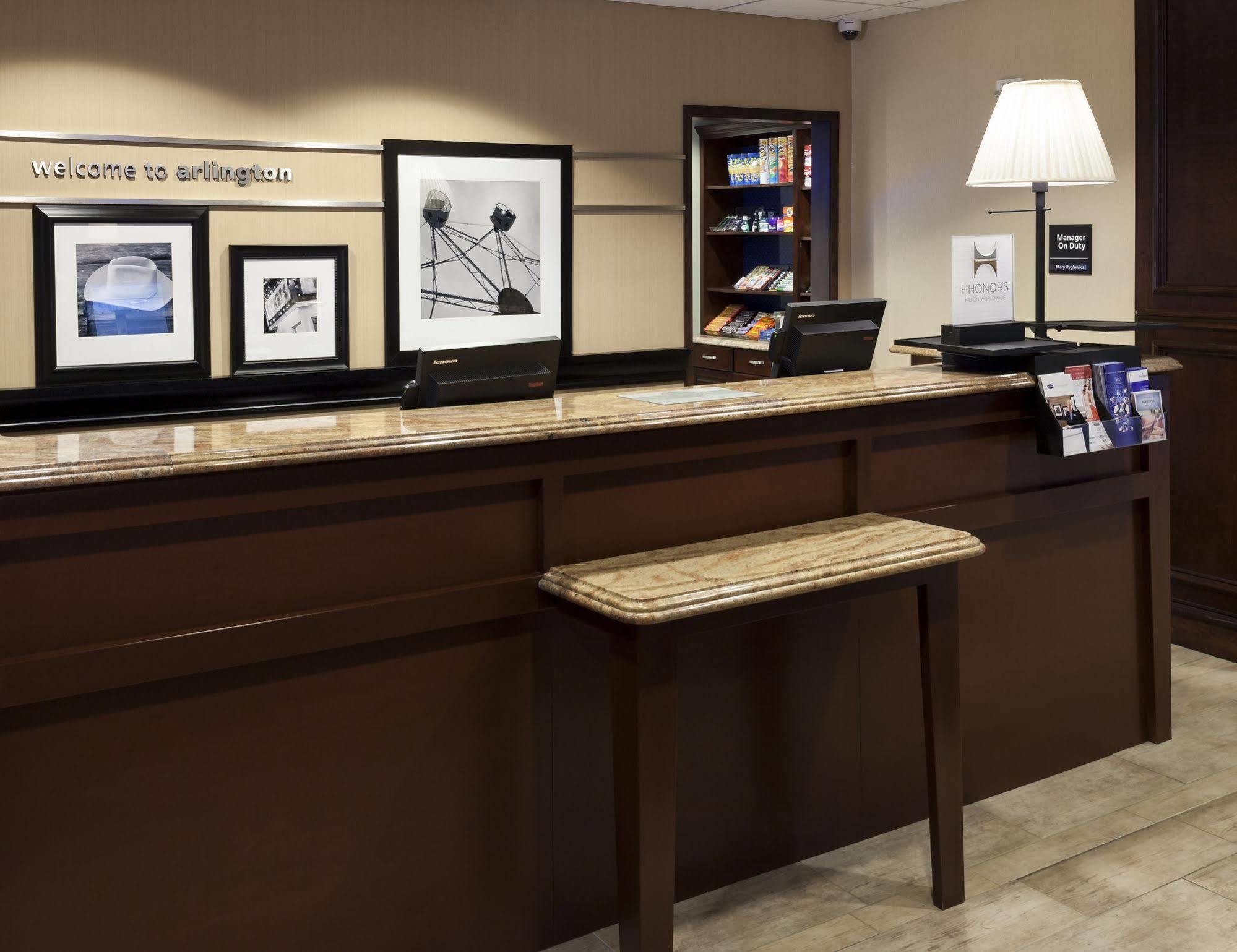Hampton Inn & Suites Dallas-Arlington-South Eksteriør billede